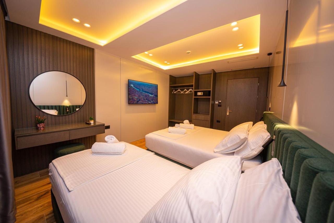 Hotel Lili-1 Sarandë 외부 사진